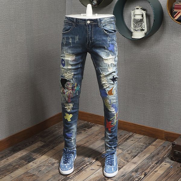 мода уличная мужская джинсы slim fit вышивка дизайнер рваные джинсы мужчины уничтожили мешковатые брюки эластичные патчи хип-хоп, Blue
мода уличная мужская джинсы slim fit вышивка дизайнер рваные джинсы мужчины уничтожили мешковатые брюки эластичные патчи хип-хоп, Blue