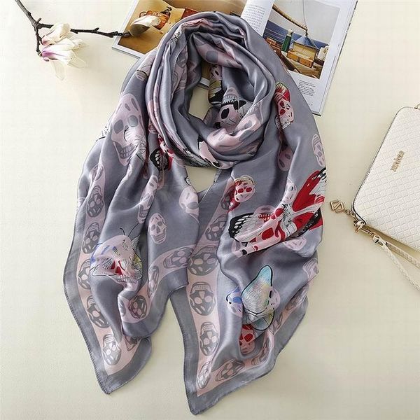 2019 new winter luxury pink grey long scarf women's large scarfs with box and dastbag, Blue;gray
2019 new winter luxury pink grey long scarf women's large scarfs with box and dastbag, Blue;gray