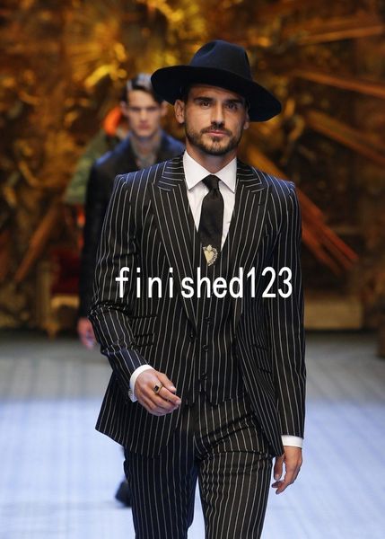 fashionable one button black with strips wedding groom tuxedos peak lapel groomsmen men suits prom blazer (jacket+pants+vest+tie) no:1899, Black;gray
fashionable one button black with strips wedding groom tuxedos peak lapel groomsmen men suits prom blazer (jacket+pants+vest+tie) no:1899, Black;gray