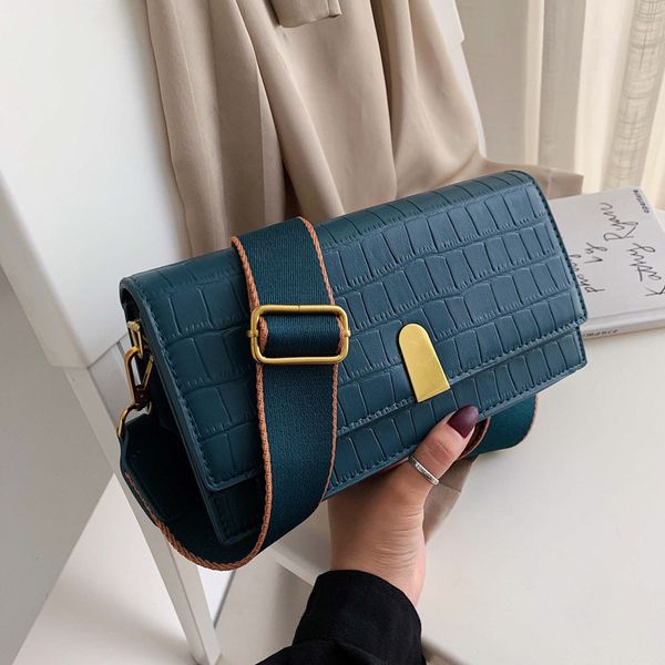 женская сумка 2019 новая мода мини crossbody сумка мода крокодил шаблон золотая пряжка плечо небольшой квадрат
женская сумка 2019 новая мода мини crossbody сумка мода крокодил шаблон золотая пряжка плечо небольшой квадрат