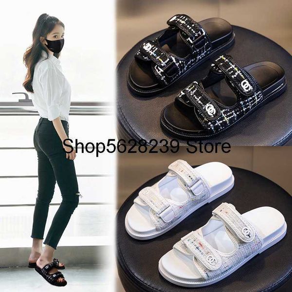 2020 summer slippers women flip flop flat shoes women slippers low-heeled high-quality black white fashion new size
2020 summer slippers women flip flop flat shoes women slippers low-heeled high-quality black white fashion new size