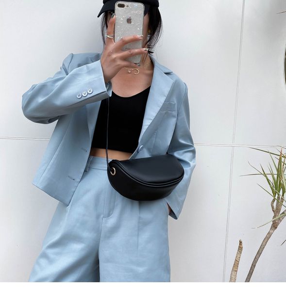 2020 new shoulder bag fashion clutch bag soft leather small square retro large capacity oblique cross dumpling armpit
2020 new shoulder bag fashion clutch bag soft leather small square retro large capacity oblique cross dumpling armpit