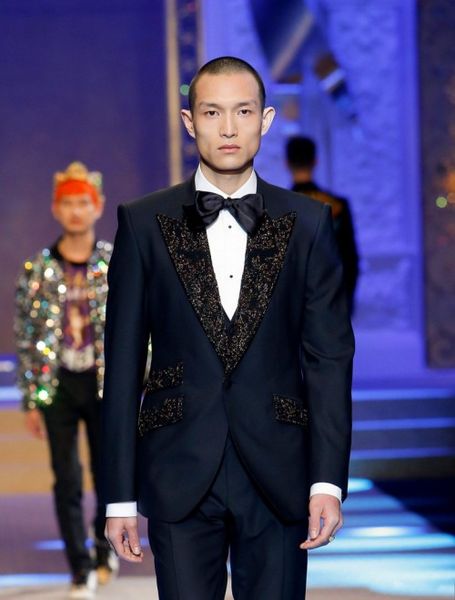one button navy blue wedding groom tuxedos peak lapel groomsmen men formal prom suits (jacket+pants+vest+tie) w168, Black;gray
one button navy blue wedding groom tuxedos peak lapel groomsmen men formal prom suits (jacket+pants+vest+tie) w168, Black;gray