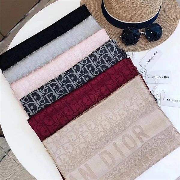 19fw luxurious brands design full d letters silk wool scarf women men fashion shawl tippet cashmere lady scarves 180*70cm, Blue;black
19fw luxurious brands design full d letters silk wool scarf women men fashion shawl tippet cashmere lady scarves 180*70cm, Blue;black
