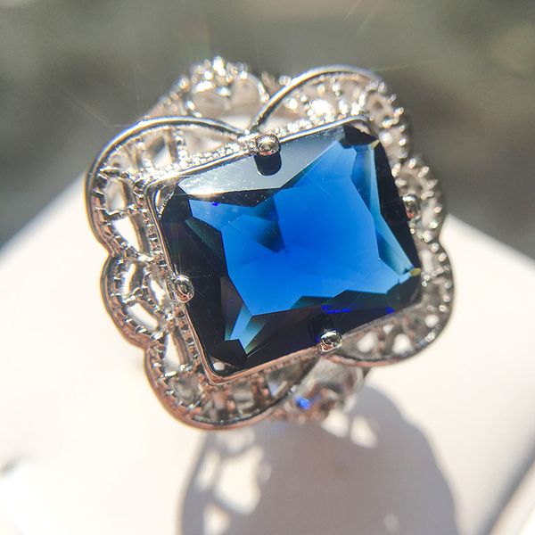 classic geometric square blue zirconia women ring jewelry for party hollow pattern wedding engagement ring us size 6-10 bague, Golden;silver
classic geometric square blue zirconia women ring jewelry for party hollow pattern wedding engagement ring us size 6-10 bague, Golden;silver