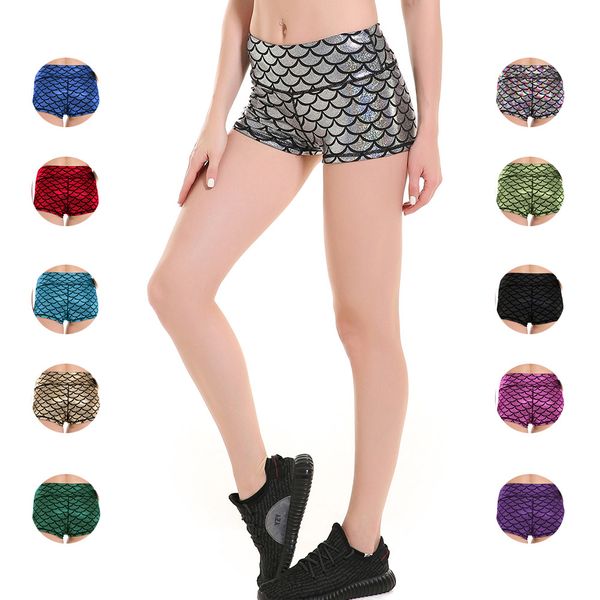 fish scale multi-color body-building sports lady sports shorts, White;black
fish scale multi-color body-building sports lady sports shorts, White;black