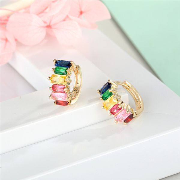 1pair european trendy rainbow crystal small hoop earrings for women shiny colorful rhinestone stud earrings female jewelry, Golden;silver
1pair european trendy rainbow crystal small hoop earrings for women shiny colorful rhinestone stud earrings female jewelry, Golden;silver