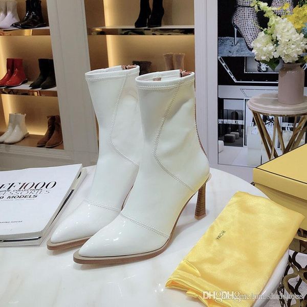 2020 fashion luxury women shoes winter boots leather bottom round head ankle boots antiskid and combat boots for women size 35-41, Black
2020 fashion luxury women shoes winter boots leather bottom round head ankle boots antiskid and combat boots for women size 35-41, Black