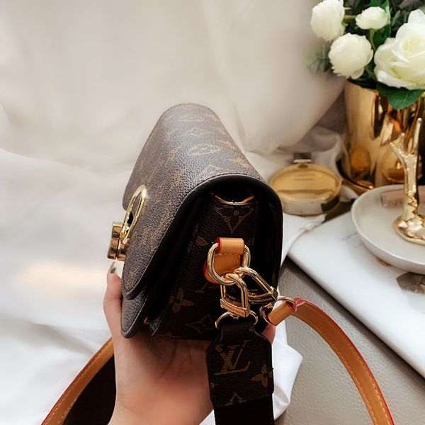 designer luxury handbags purses designer handbags shoulder bag cross body bag womens bags luxury bag luxury handbags 19*14cm 
designer luxury handbags purses designer handbags shoulder bag cross body bag womens bags luxury bag luxury handbags 19*14cm
