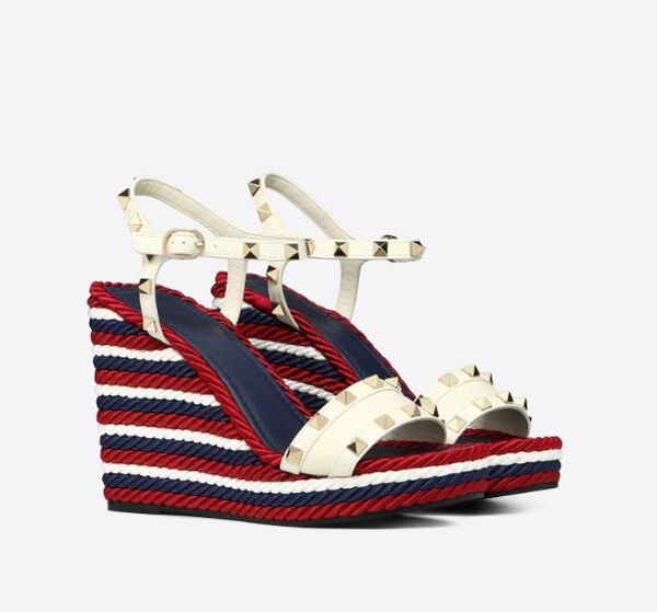 perfect quality designer italy studs women's wedges sandal with rock rivets shoes retro high heels wedge heels platform shoes with stra, Black
perfect quality designer italy studs women's wedges sandal with rock rivets shoes retro high heels wedge heels platform shoes with stra, Black