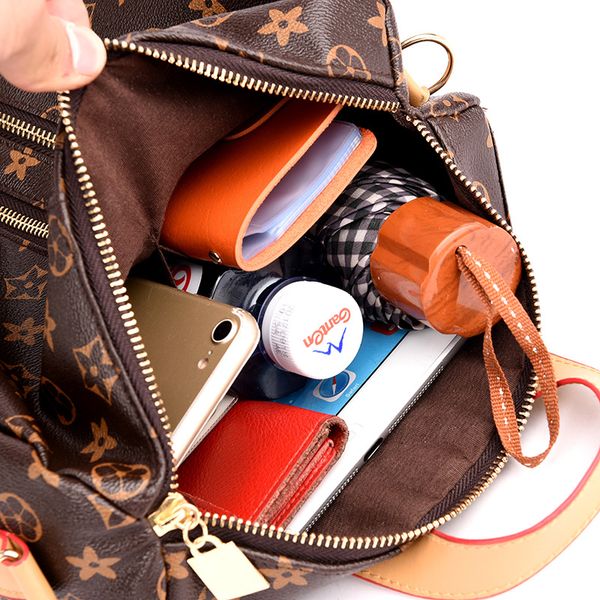 Designer new backpack large capacity simple personality printing bag casual wild soft leather backpack for female
Designer new backpack large capacity simple personality printing bag casual wild soft leather backpack for female