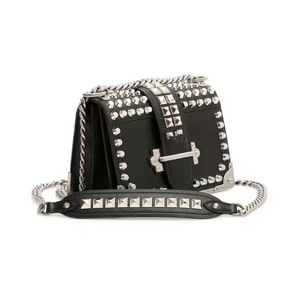female rivet bag tide han edition style oblique single genuine leather handbag shoulder bag, small bread chain joker luxury women handbags
female rivet bag tide han edition style oblique single genuine leather handbag shoulder bag, small bread chain joker luxury women handbags