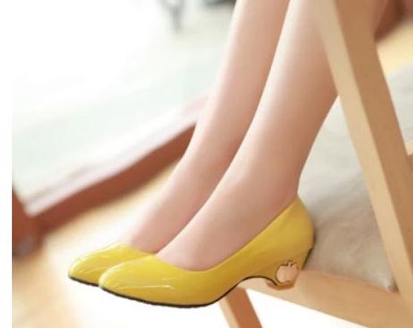 2019 women's shoes in spring and autumn with new style low heel shallow mouth pointed end, Black
2019 women's shoes in spring and autumn with new style low heel shallow mouth pointed end, Black