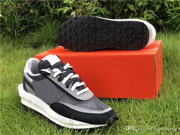 2019 Выпущена настоящая Sacai x LDWaffle Черный Антрацитовый Gunsmoke Pine Зеленый Фиолетовый Волк Серый Белый LD Вафельный BV0073-001 Мужчины Кроссовки 
2019 Выпущена настоящая Sacai x LDWaffle Черный Антрацитовый Gunsmoke Pine Зеленый Фиолетовый Волк Серый Белый LD Вафельный BV0073-001 Мужчины Кроссовки