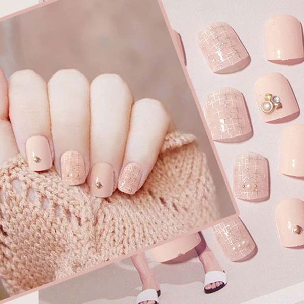 girls fake nail with glue metal rivet short simulation pearl decoration full cover false nail 24pcs/set press on fingernails, Red;gold
girls fake nail with glue metal rivet short simulation pearl decoration full cover false nail 24pcs/set press on fingernails, Red;gold