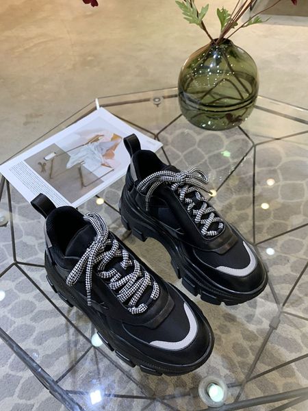 2021 womens vintage trainers sneaker lace-up calf leather casual shoes platform sneakers black white fashion flat trainers
2021 womens vintage trainers sneaker lace-up calf leather casual shoes platform sneakers black white fashion flat trainers