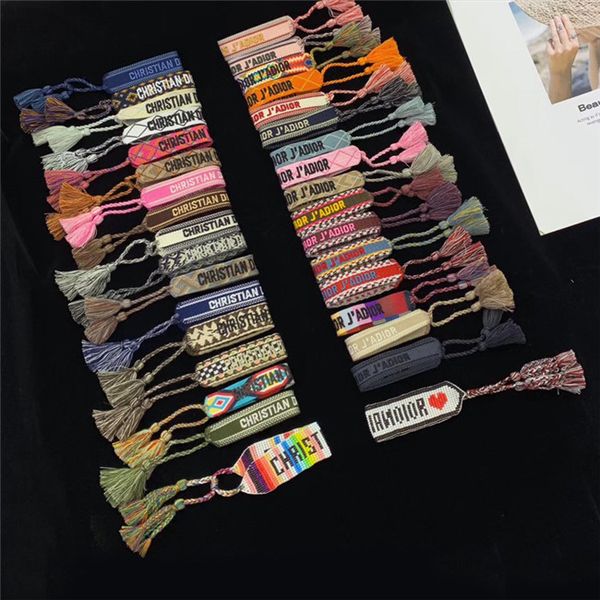 Классический браслет для мужчин и женщин с двойным шнуром и вышивкой в виде жа
Классический браслет для мужчин и женщин с двойным шнуром и вышивкой в виде жа