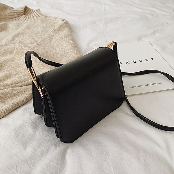 2019 new winter women's bag ladies shoulder bag french retro texture temperament simple style fashion wild messenger
2019 new winter women's bag ladies shoulder bag french retro texture temperament simple style fashion wild messenger