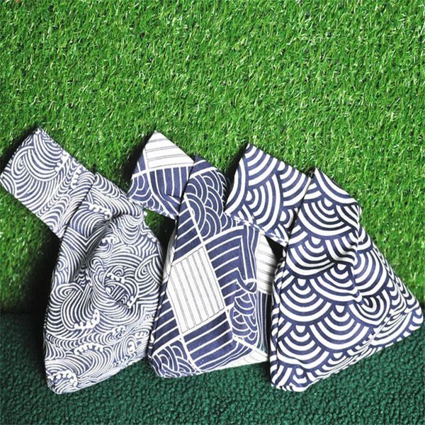 japanese style wind simple knot wrist bag coin purse mobile phone key small bag grid wave handmade square
japanese style wind simple knot wrist bag coin purse mobile phone key small bag grid wave handmade square