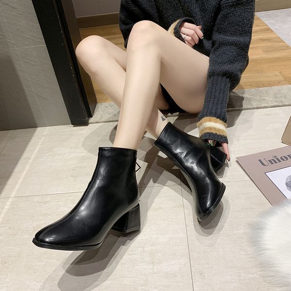 2020 new selling ankle boots for women quality leather velvet lining winter warm women's boots round toe trendy botas mujer, Black
2020 new selling ankle boots for women quality leather velvet lining winter warm women's boots round toe trendy botas mujer, Black