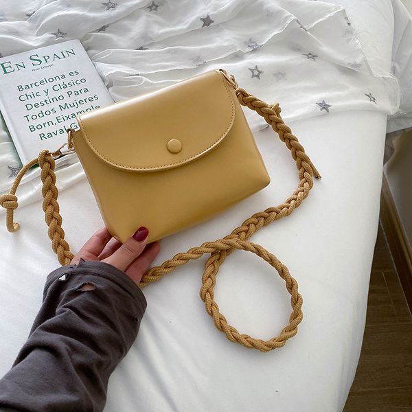 net red messenger bag female 2020 new fashion wild ins small square bag high-quality foreign shoulder
net red messenger bag female 2020 new fashion wild ins small square bag high-quality foreign shoulder