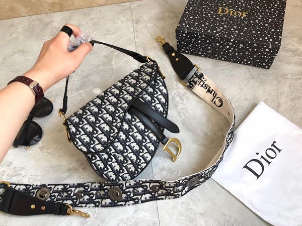 Excellent quality de igner houlder bag leather fa hion women cro body bag de igner handbag pur e vintage addle bag ale
Excellent quality de igner houlder bag leather fa hion women cro body bag de igner handbag pur e vintage addle bag ale