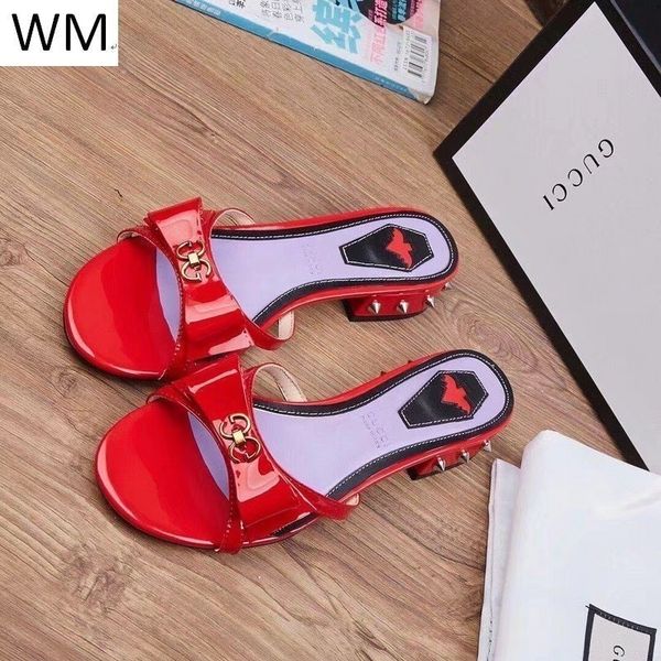 selling women s classic rivet slippers casual handmade walking tennis sandals slippers mules slides thongs
selling women s classic rivet slippers casual handmade walking tennis sandals slippers mules slides thongs