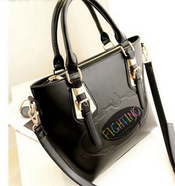 designer- 2019 fashion famous fashion brand name women handbags canvas shoulder bag chains of large capacity bags
designer- 2019 fashion famous fashion brand name women handbags canvas shoulder bag chains of large capacity bags