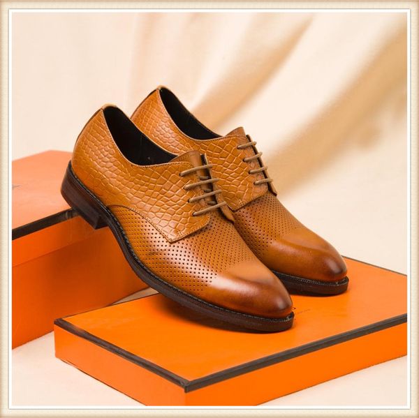2019 new luxury designer men business brand shoes with genuine leather brand men office wedding dress shoes size 38-45, Black
2019 new luxury designer men business brand shoes with genuine leather brand men office wedding dress shoes size 38-45, Black