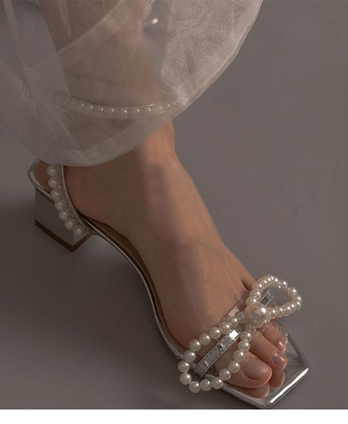 2020 new summer sequined diamond and pearl bow-tied lady's shoes fairy wind square open-toe heel sandals, Black
2020 new summer sequined diamond and pearl bow-tied lady's shoes fairy wind square open-toe heel sandals, Black
