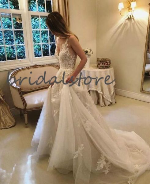 chic boho berta wedding dresses v neck applique lace country wedding dress with train fairy lady tulle bridal gown 2020 robes de mariée, White
chic boho berta wedding dresses v neck applique lace country wedding dress with train fairy lady tulle bridal gown 2020 robes de mariée, White
