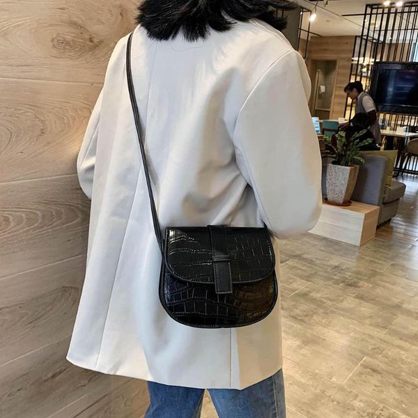 korean women shoulder bag women pu leather retro metal buckle crossbody bags multicolored small crossbody handbags
korean women shoulder bag women pu leather retro metal buckle crossbody bags multicolored small crossbody handbags