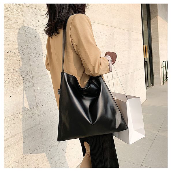 women handbags fashion women's outdoor solid color large capacity handbag shoulder bag
women handbags fashion women's outdoor solid color large capacity handbag shoulder bag