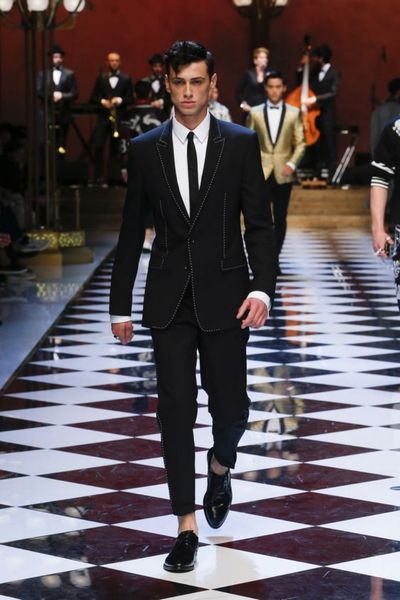 fashion runway groomsmen notch beaded lapel groom tuxedos black men suits wedding/prom man blazer (jacket+ pants+tie), Black;gray
fashion runway groomsmen notch beaded lapel groom tuxedos black men suits wedding/prom man blazer (jacket+ pants+tie), Black;gray