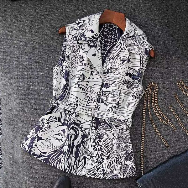 verdejuliay french fashion high street design sleeveless jacket women belt romantic navy blue print office lady cotton vest, Black;white
verdejuliay french fashion high street design sleeveless jacket women belt romantic navy blue print office lady cotton vest, Black;white