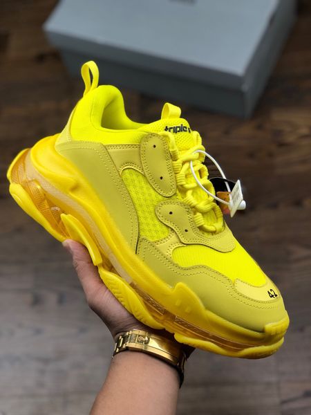 19ss triple s clear sole green sneakers tripler paris mens designer shoes triple-s dad shoes for men womens luxury sports triples size 11, Black
19ss triple s clear sole green sneakers tripler paris mens designer shoes triple-s dad shoes for men womens luxury sports triples size 11, Black