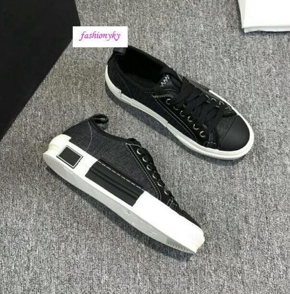 new classics b23 "single m classic as the main vision, in the way of large-area printing on the upper lovers size 35, Black
new classics b23 "single m classic as the main vision, in the way of large-area printing on the upper lovers size 35, Black