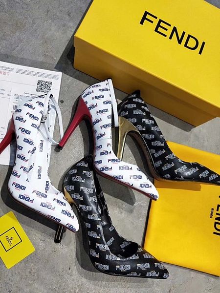 Women Brand Red Bottom High Heels Patent Leather Pointy Toe Dress Shoes Luxurious Shallow Mouth Red Sole Wedding Shoes
Women Brand Red Bottom High Heels Patent Leather Pointy Toe Dress Shoes Luxurious Shallow Mouth Red Sole Wedding Shoes