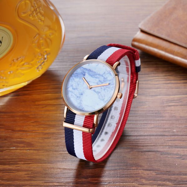 mens watches luxury black leather quartz wrist watch men sport male clock man military relogio masculino 6820, Slivery;brown
mens watches luxury black leather quartz wrist watch men sport male clock man military relogio masculino 6820, Slivery;brown