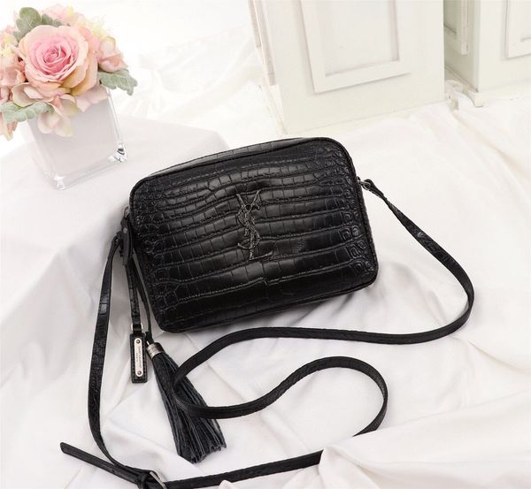 new lady's single shoulder bag high-end custom quality diagonal cross bag fashion trend casual style shoulder strap with riding whip ta
new lady's single shoulder bag high-end custom quality diagonal cross bag fashion trend casual style shoulder strap with riding whip ta
