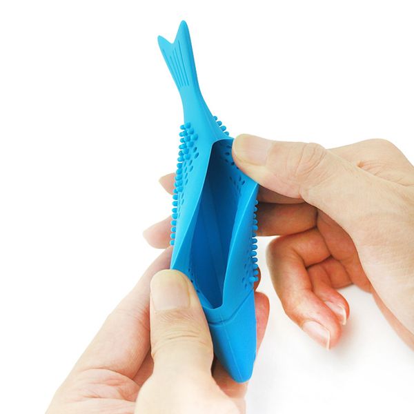 soft silicone fish-shaped molar stick cat cleaning teeth toothbrush with catnip attractive silicone chewing cats toy game
soft silicone fish-shaped molar stick cat cleaning teeth toothbrush with catnip attractive silicone chewing cats toy game