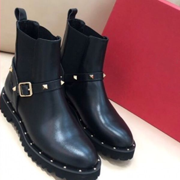 chueyz black genuine leather women ankle boots rivets short boots flat with round toe belt slip on suede high quality
chueyz black genuine leather women ankle boots rivets short boots flat with round toe belt slip on suede high quality