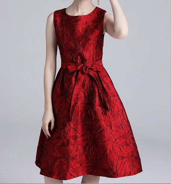 2019 street style dresses spring and summer new women a-line crew neck sleeveless vest skirt waist jacquard dress, Black;pink
2019 street style dresses spring and summer new women a-line crew neck sleeveless vest skirt waist jacquard dress, Black;pink