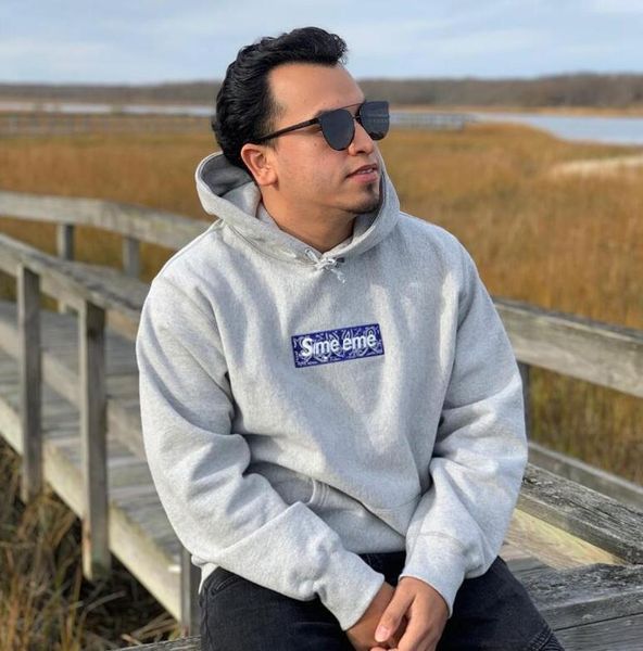 горячая продажа 19fw бандана box logo толстовка с капюшоном streetwear embroideried роскошные дизайнерские толстовки для мужчин женщины пуло, Black
горячая продажа 19fw бандана box logo толстовка с капюшоном streetwear embroideried роскошные дизайнерские толстовки для мужчин женщины пуло, Black