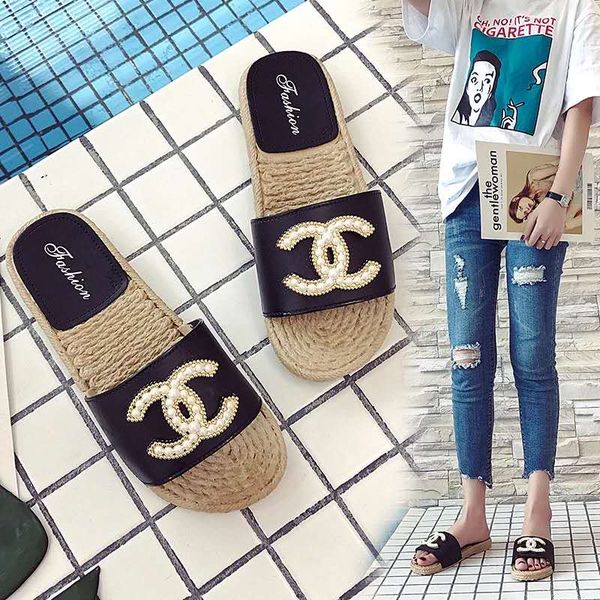 rhinestone shiny diamond slippers 2019 fashion joker women's shoes sandals flat with ms. beach shoes outdoor travel slippers, White
rhinestone shiny diamond slippers 2019 fashion joker women's shoes sandals flat with ms. beach shoes outdoor travel slippers, White