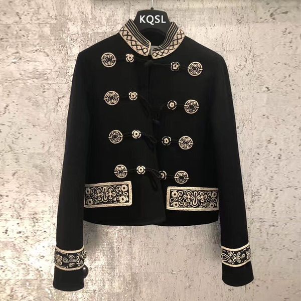 designer women embroidery jackets 2019 spring autumn high street fashion horn buckle retro long sleeve bomber coats crop, Black;brown
designer women embroidery jackets 2019 spring autumn high street fashion horn buckle retro long sleeve bomber coats crop, Black;brown