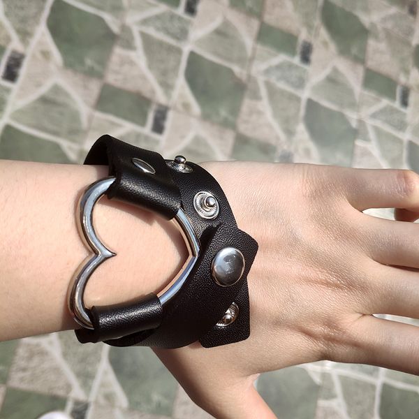 bracelet punk leather heart choker necklace women legs&neck&wrist wear multi-purpose funky chockers collares wristband cr101a, Golden;silver
bracelet punk leather heart choker necklace women legs&neck&wrist wear multi-purpose funky chockers collares wristband cr101a, Golden;silver