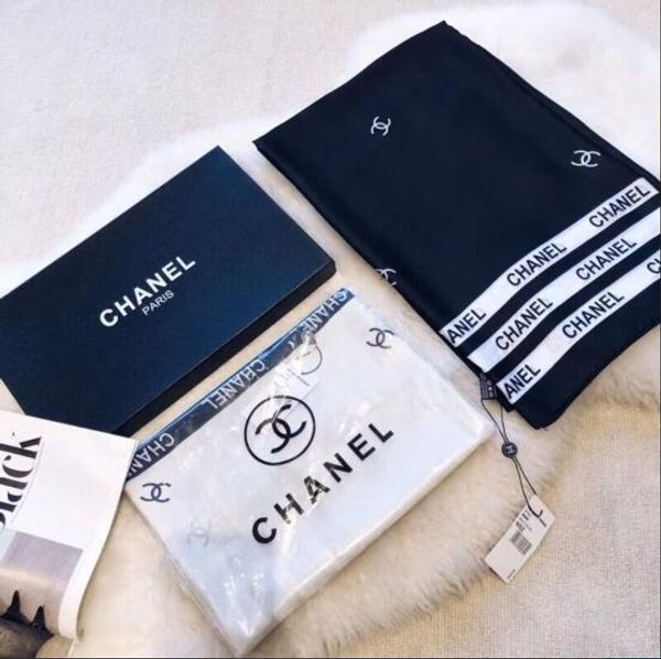 2019 good quality cla ic european de igner women brand print ilk carf elegant ladie wrap carve ize 180x90cm w221, Black;white
2019 good quality cla ic european de igner women brand print ilk carf elegant ladie wrap carve ize 180x90cm w221, Black;white