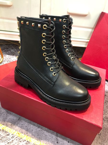 2021 luxury designed cate boots women,ladies sole ankle boots chains paltform heels booty winter brand boot, Black
2021 luxury designed cate boots women,ladies sole ankle boots chains paltform heels booty winter brand boot, Black