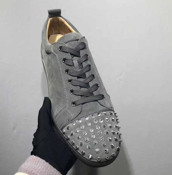 Fashion Designer Studded Spikes Flats shoes Red Bottom Shoes For Men and Women Party Lovers Genuine Leather Sneakers SIZE:35-47
Fashion Designer Studded Spikes Flats shoes Red Bottom Shoes For Men and Women Party Lovers Genuine Leather Sneakers SIZE:35-47